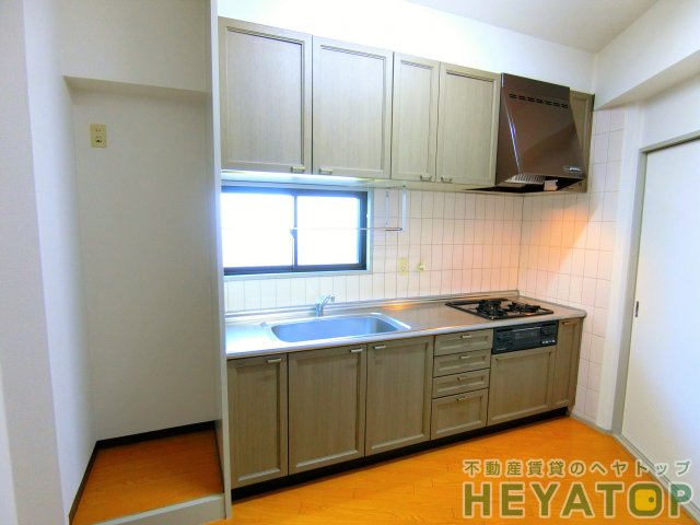 キッチン　毎日のお料理が楽しくなるシステムキッチン完備