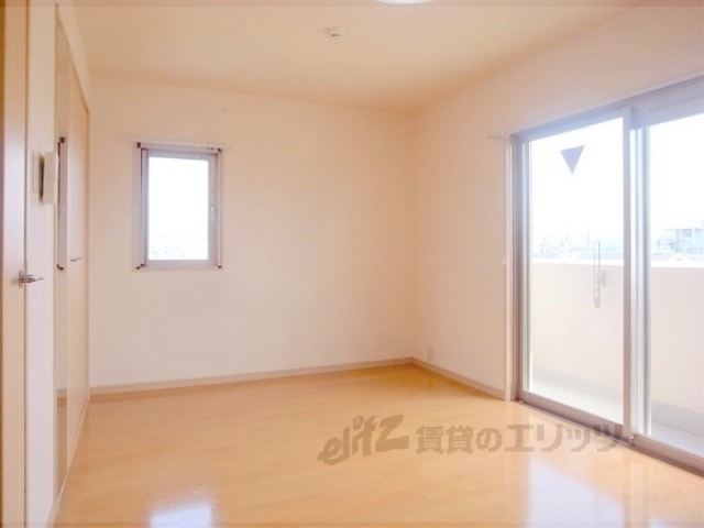 居室・リビング　きれいなお部屋です