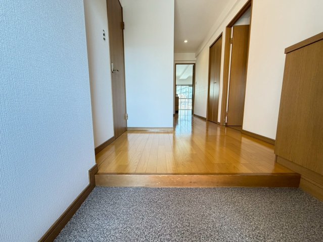 玄関　詳細は、RISUMO江坂本店までお問合せください♪