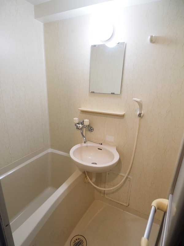 バス・シャワールーム　キレイな浴室。