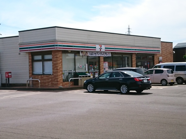 コンビニ　セブンイレブン三条東本成寺店（コンビニ）まで390m