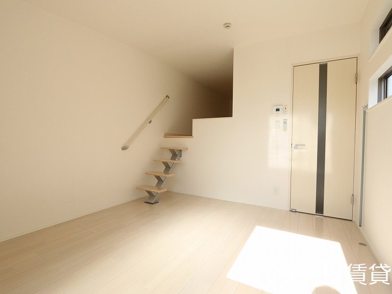 居室・リビング　同型タイプの為、現状を優先いたします。