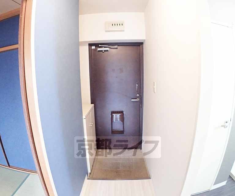 その他設備　明るい玄関です