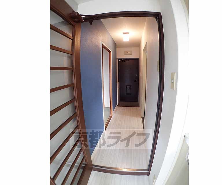 その他部屋・スペース　明るい廊下です