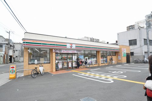 コンビニ　セブン-イレブン大阪三軒家東４丁目店（コンビニ）まで153m