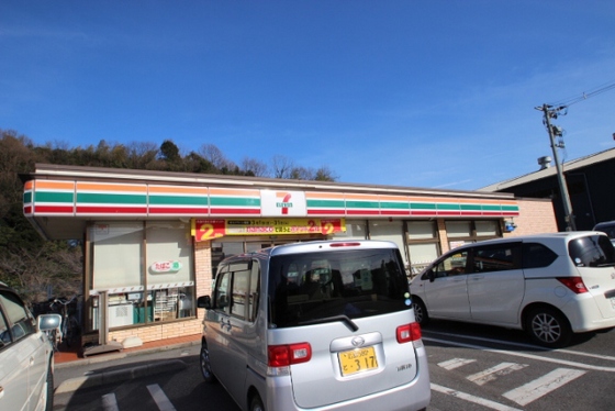 コンビニ　セブンイレブン広島五日市７丁目店（コンビニ）まで443m
