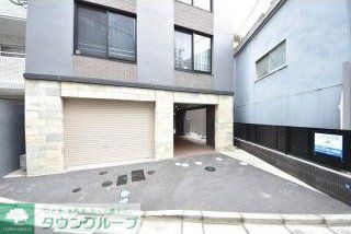 エントランス　駐車場