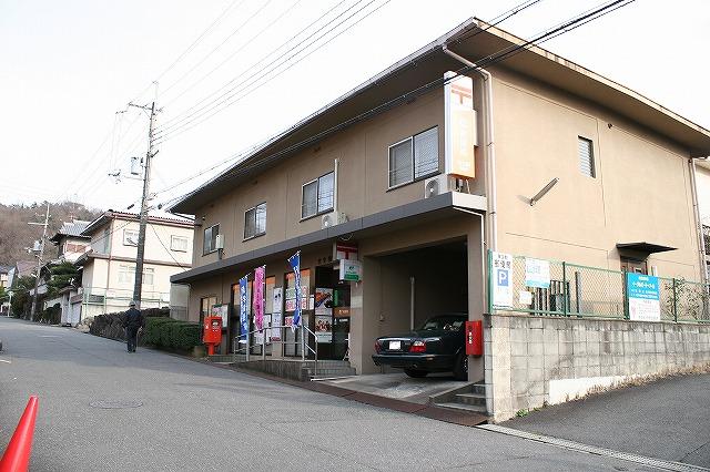 郵便局　東生駒郵便局（郵便局）まで752m