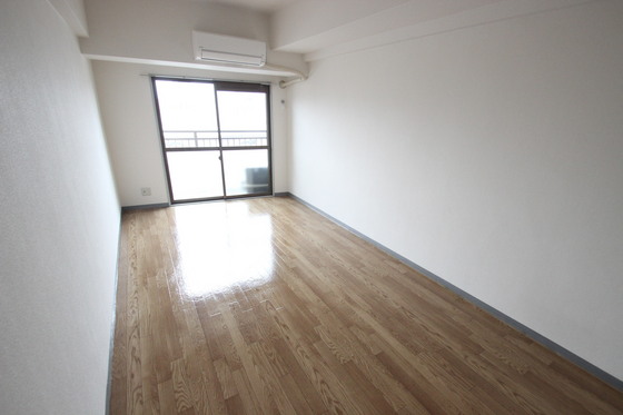 居室・リビング　※別部屋の写真です