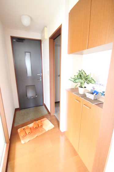 玄関　※別部屋の写真です