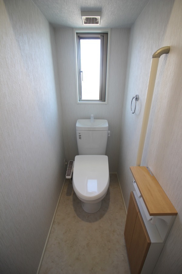 トイレ　トイレ温水洗浄便座