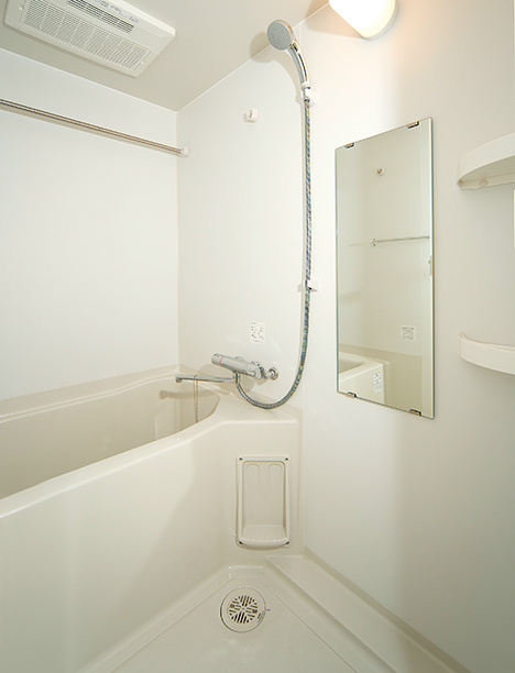 バス・シャワールーム　浴室乾燥機付きバス！