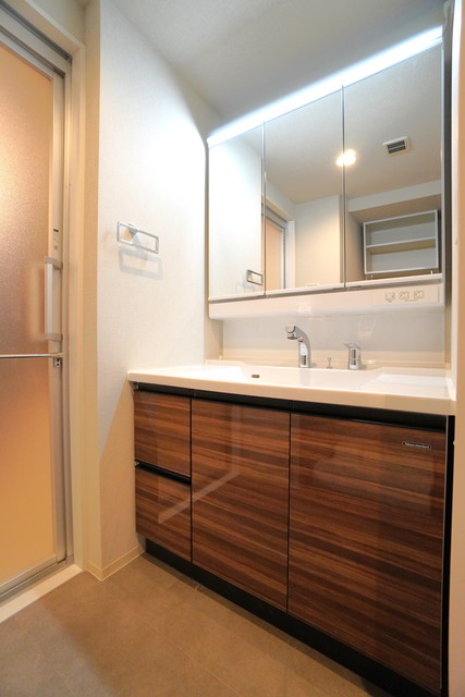 洗面設備　※写真は同タイプ住戸です。