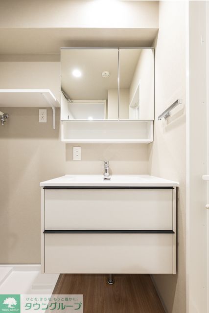 洗面設備　※写真は同タイプ住戸です。