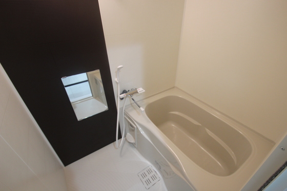 バス・シャワールーム　※別部屋の写真です