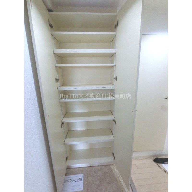 玄関　収納（シューズボックス）