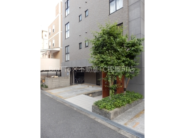 エントランス　マンション共用部分