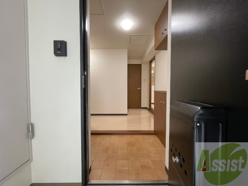 玄関　玄関の様子です。明るい印象ですね。気分もあがりそう。