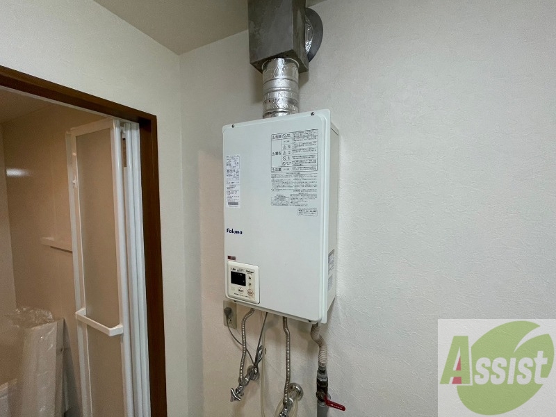 その他設備　給湯器です。操作しやすいパネルになってます。