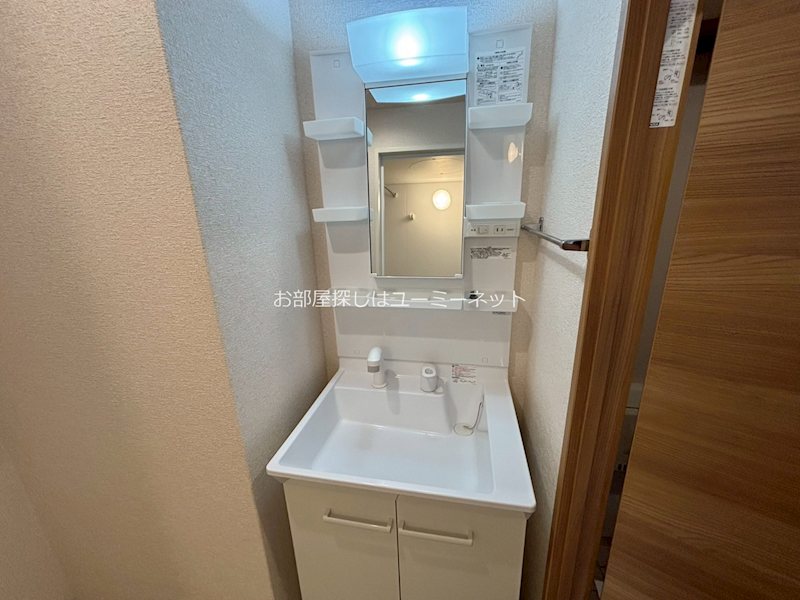 洗面設備　※306号室の写真。現況と相違がある場合は、現況優先。
