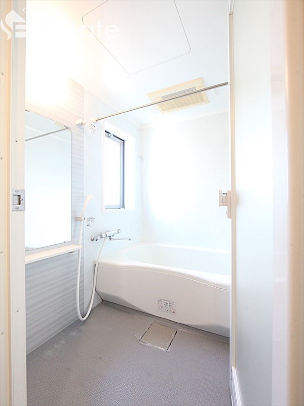 バス・シャワールーム　バスルーム