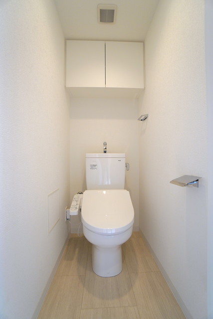 トイレ　※写真は同タイプ住戸です。