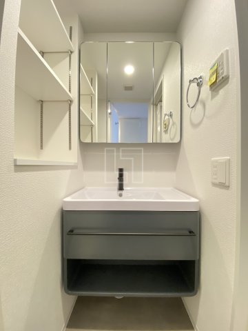 洗面設備　セレニテ難波グランデノール　独立洗面台