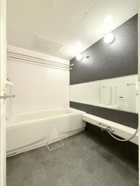 バス・シャワールーム　コンパクトで使いやすいお風呂です