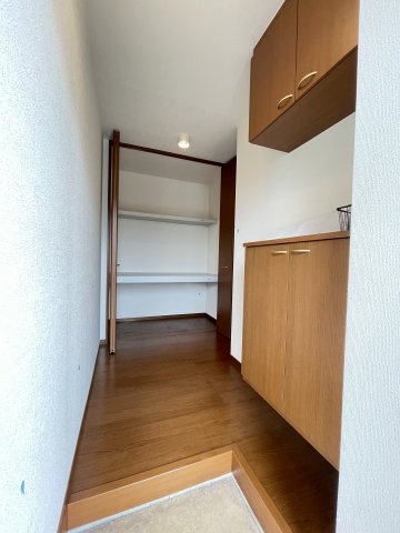 玄関　別の間取りのお部屋です