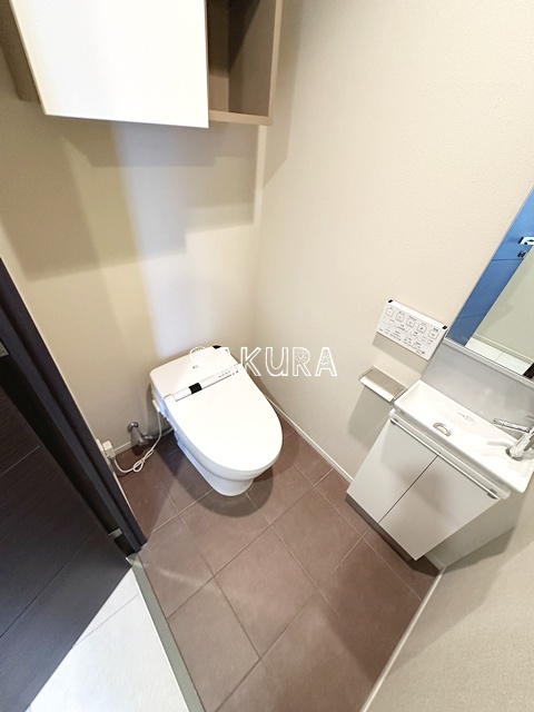 トイレ　嬉しい温水洗浄便座♪