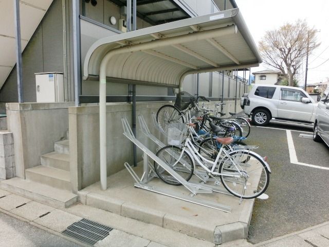 その他共有部分　屋根付駐輪場。