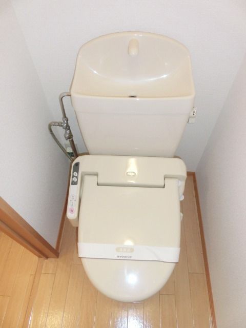 トイレ　清潔感のあるトイレ。