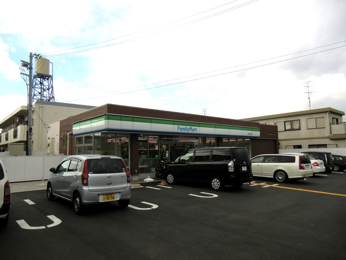 コンビニ　ファミリーマート八幡男山金振店（コンビニ）まで237m