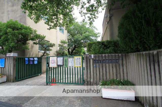 小学校　少路小学校（小学校）まで715m