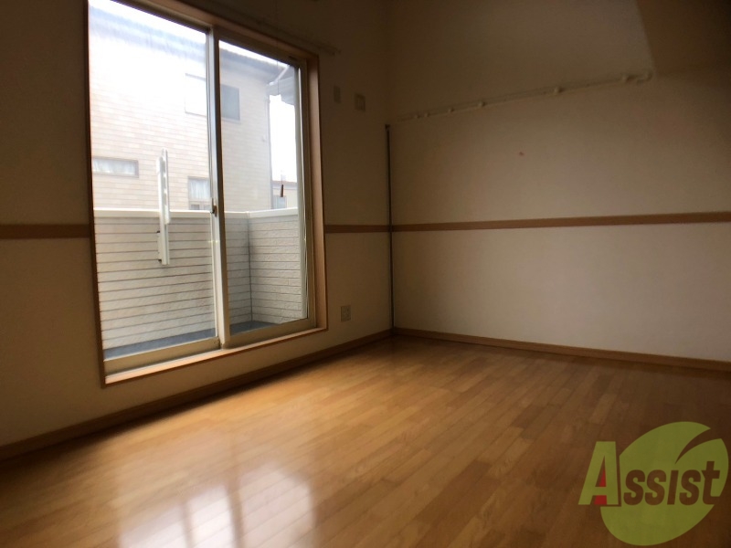 その他部屋・スペース　陽当たりが良く、スペースに余裕がある寝室ですね