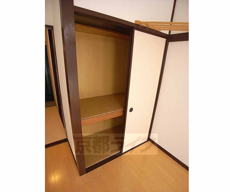 収納　収納も奥行きがあります。