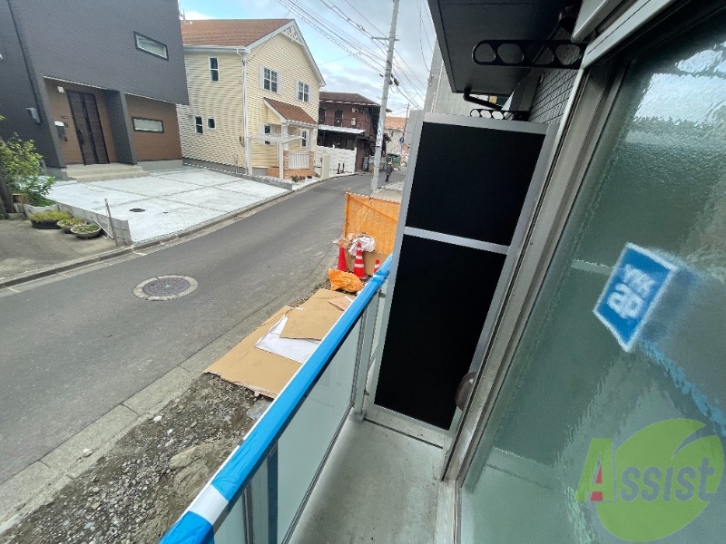 バルコニー　バルコニーは洗濯物もしっかり干せそうな広さです。