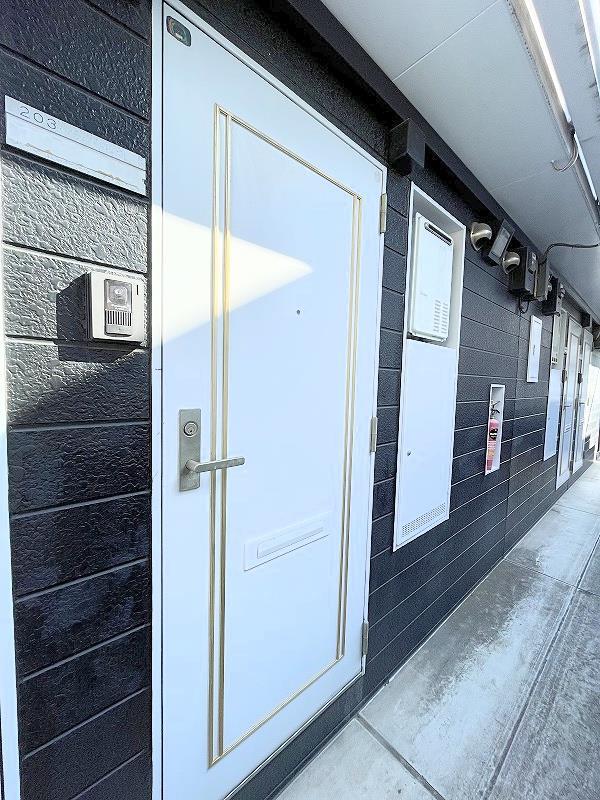 玄関　玄関外側