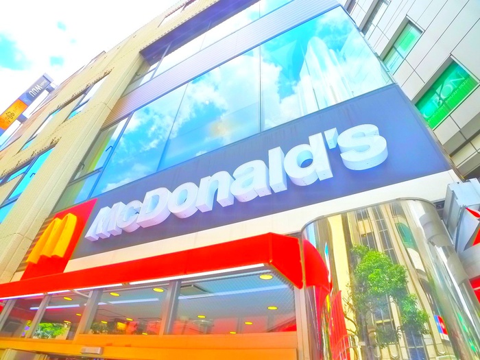 飲食店　マクドナルド（飲食店）まで706m