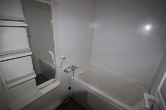 バス・シャワールーム　※他部屋の写真です。現況優先