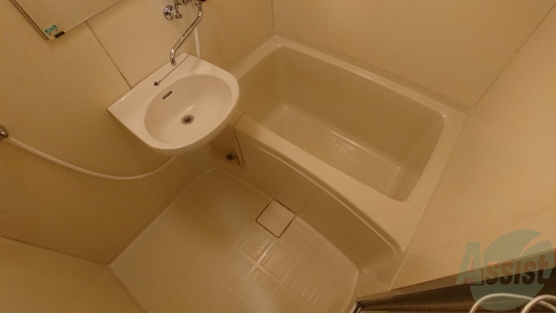 バス・シャワールーム　お風呂になります。一日の疲れを癒してくださいね。