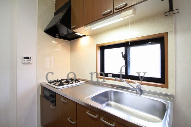 キッチン　システムキッチン二口グリル付き