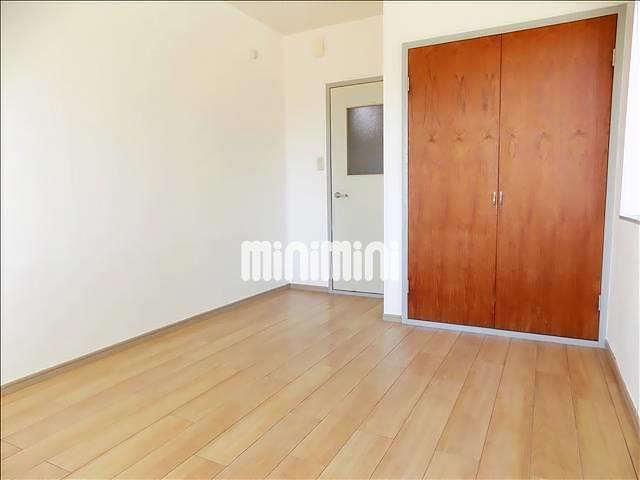 居室・リビング　６．５帖の洋室です