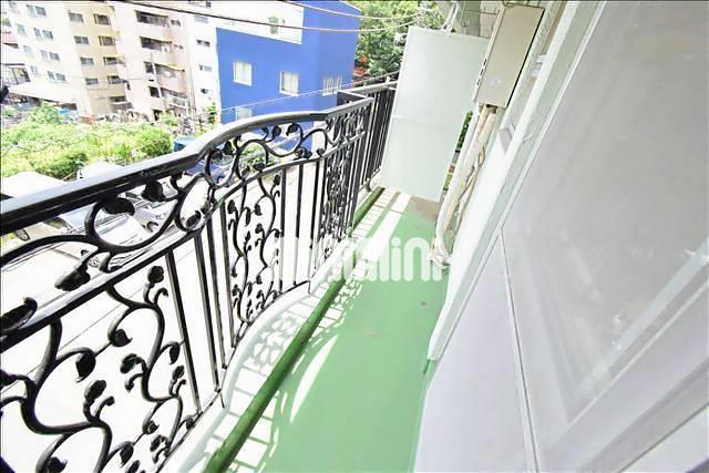 バルコニー　洗濯物が干せるベランダです♪