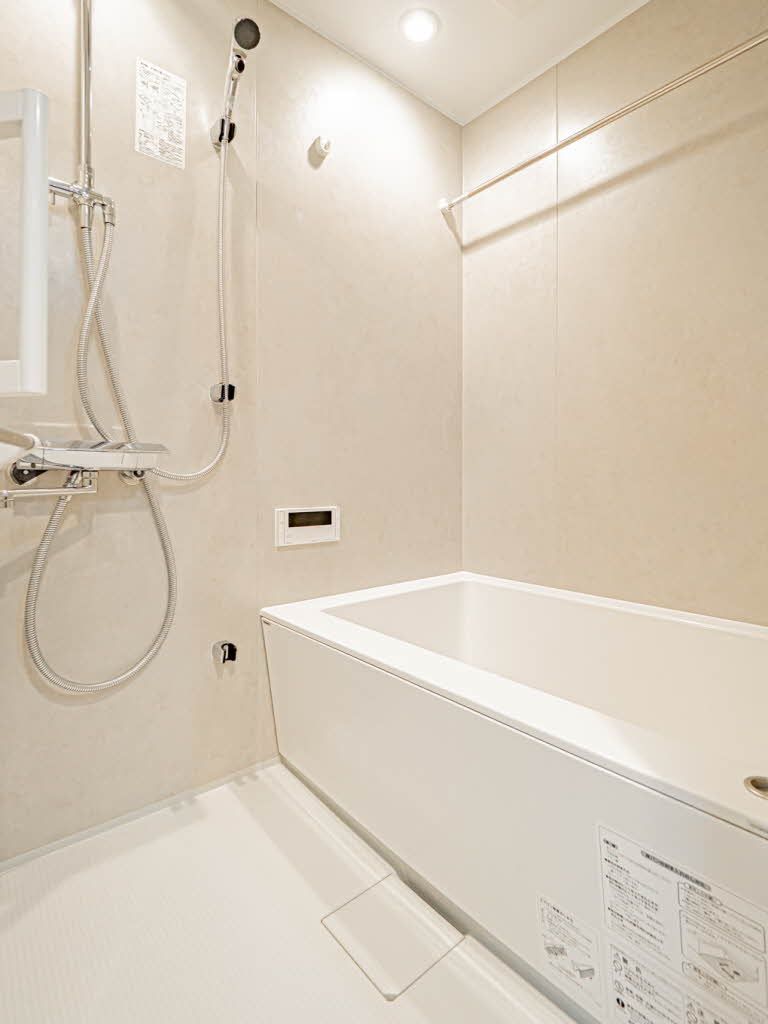 バス・シャワールーム　心地よいリラックス空間が広がる浴室です