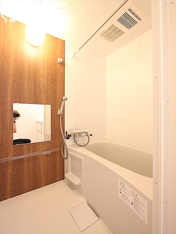 バス・シャワールーム　バスルーム