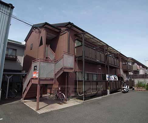 建物外観　２階建てのハイツです。