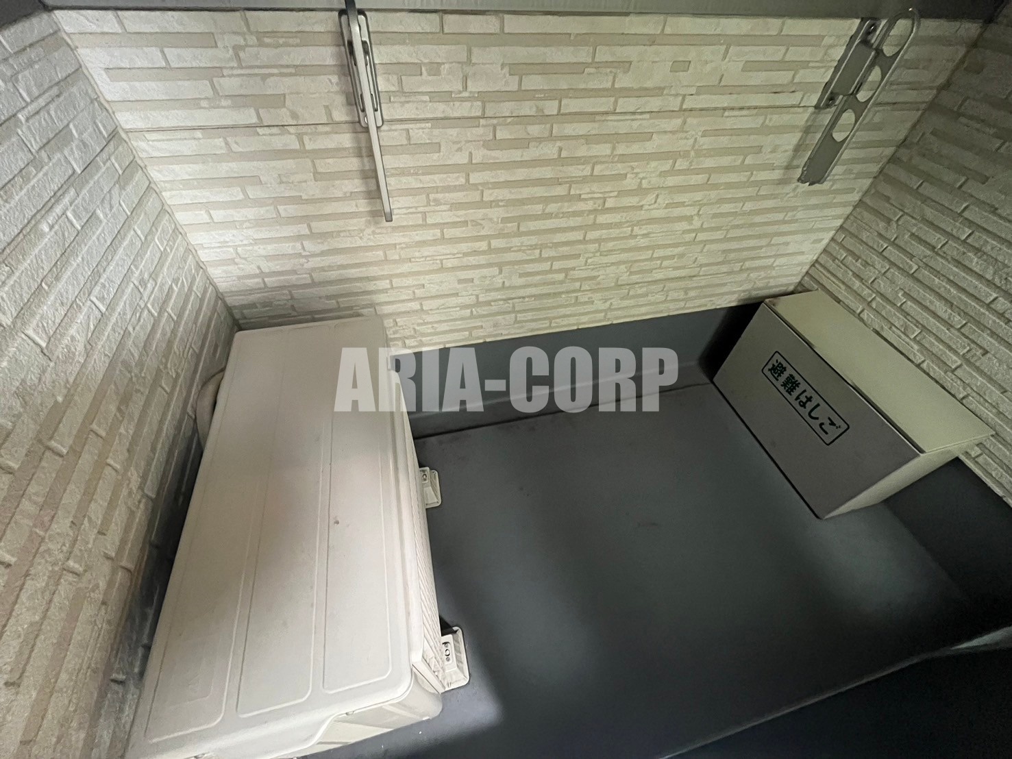 バルコニー　バルコニー、室内物干し、浴室乾燥と3箇所お洗濯物を干せます！