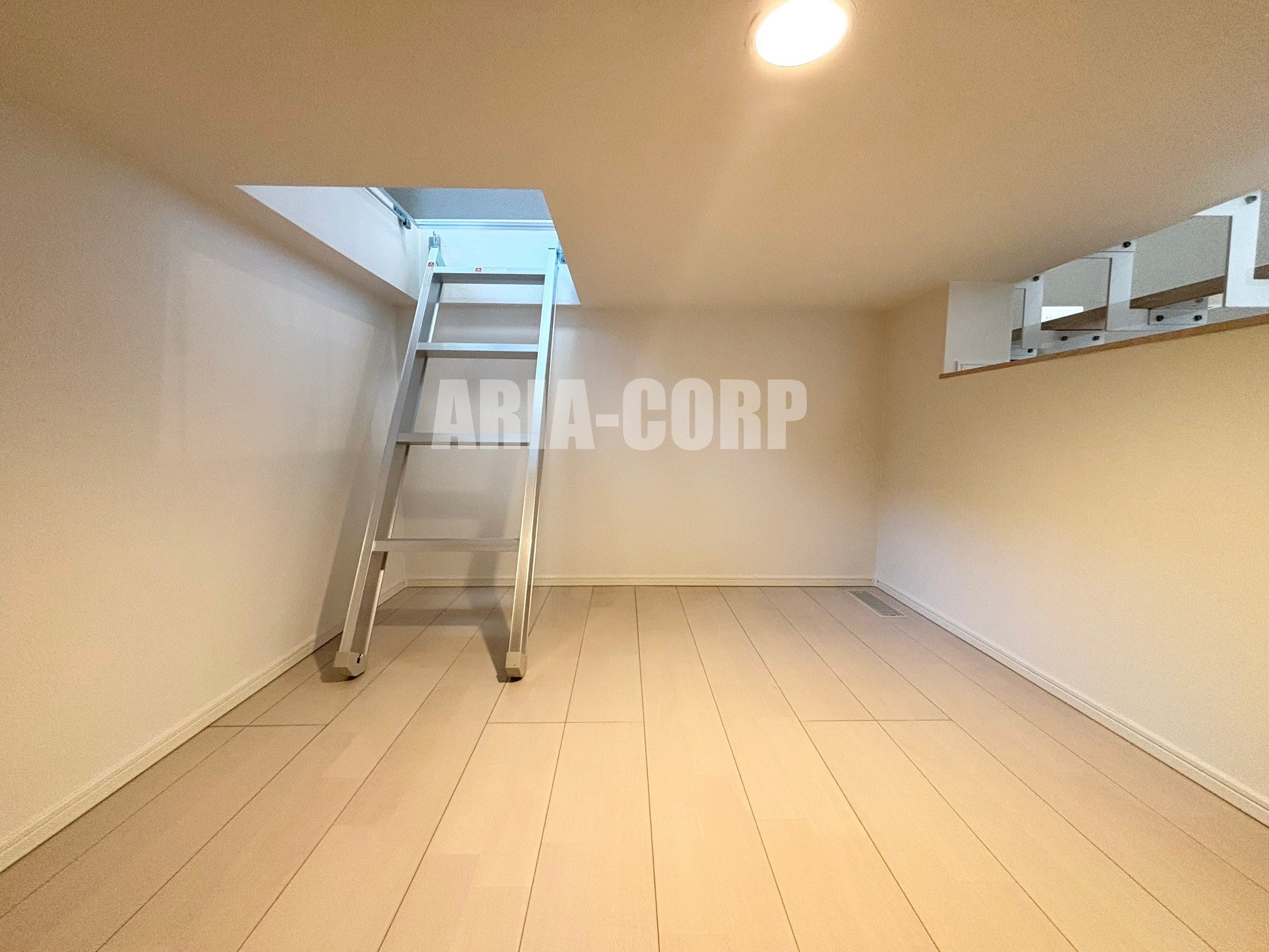 その他部屋・スペース　3.2帖の床下収納付です。