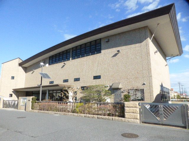幼稚園・保育園　吉川ムサシノ幼稚園（幼稚園・保育園）まで457m